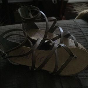 Blowfish sandal